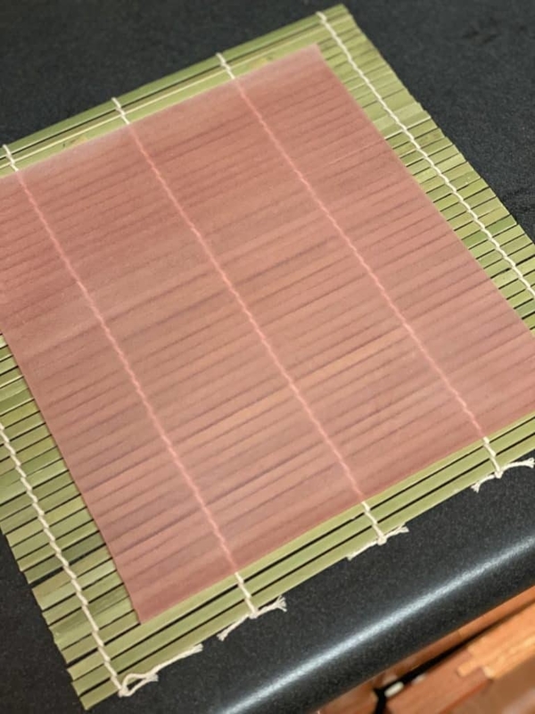 Coloriage enveloppant le sushi et la crêpe de soja Parfait pour le sushi