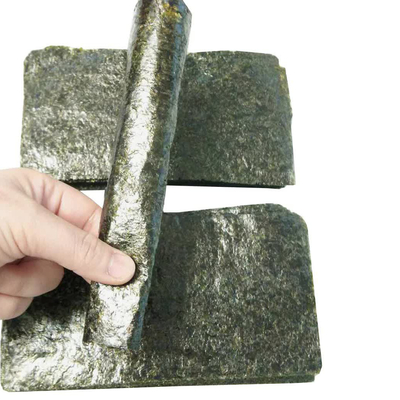 Algue vert-foncé Nori Sushi sain délicieux naturel de 19 x de 21cm