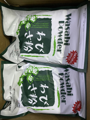 Poudre de wasabi pure épicée et piquante, assaisonnement ou assaisonnement pour le sushi, de 2 ans